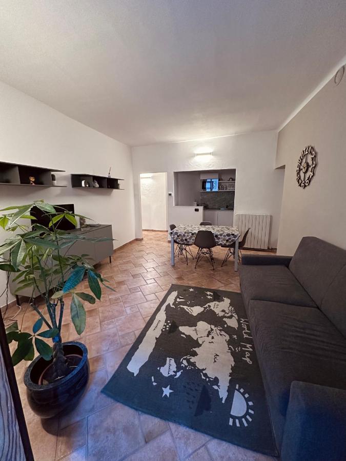 La Casa Del Corso Lejlighed Arona Eksteriør billede